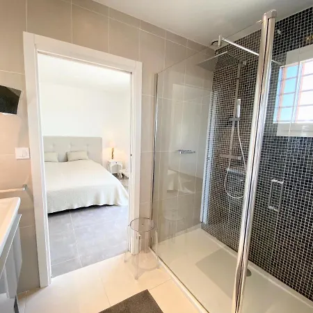 Villa Roc Vue Mer Et Piscine *